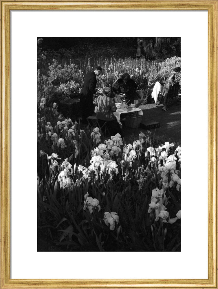 Audiences picnicking at Glyndebourne, 1958 Glyndebourne Shop