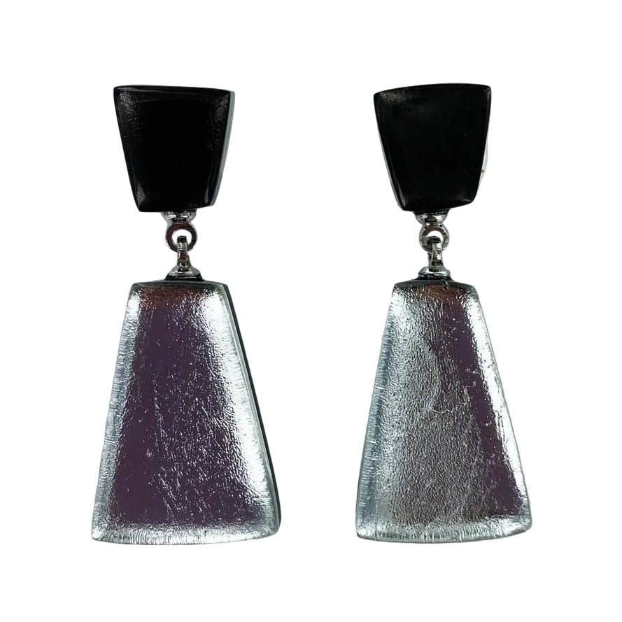 Drop earrings in black and silver