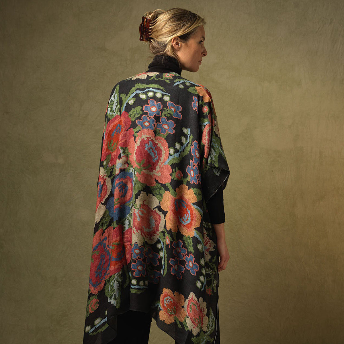 Woven Flower Black Wool Wrap Around