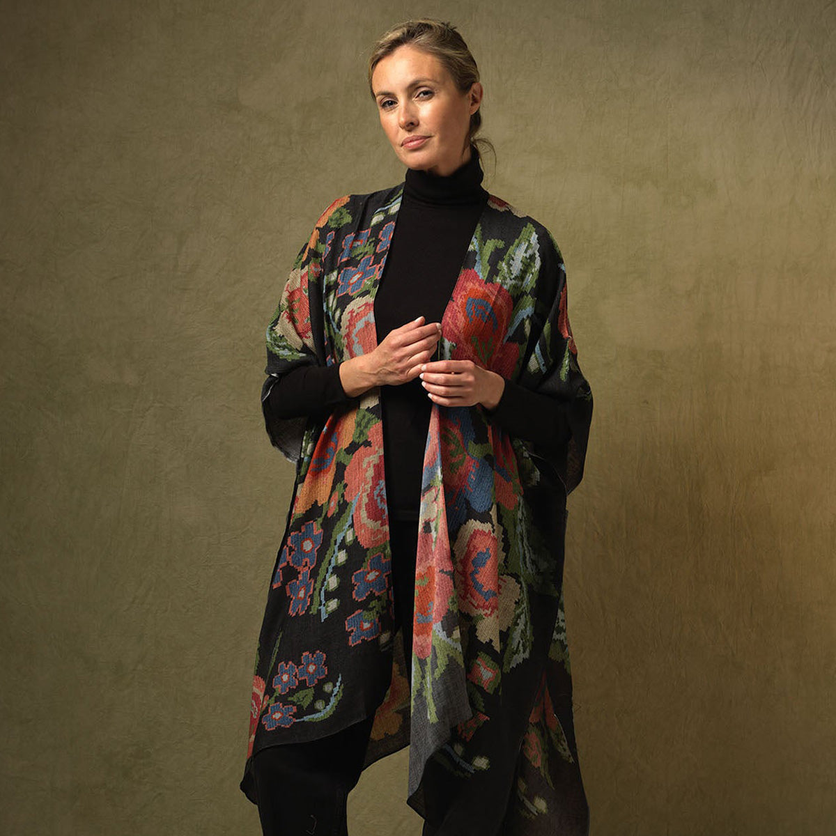 Woven Flower Black Wool Wrap Around