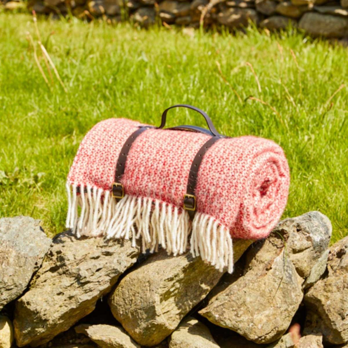 Red & Silver Illusion  Polo Picnic Rug  With Leather Straps