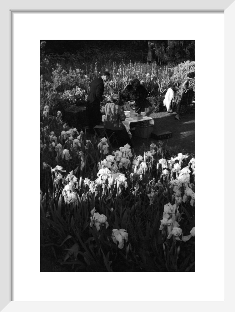 Audiences picnicking at Glyndebourne, 1958 Glyndebourne Shop