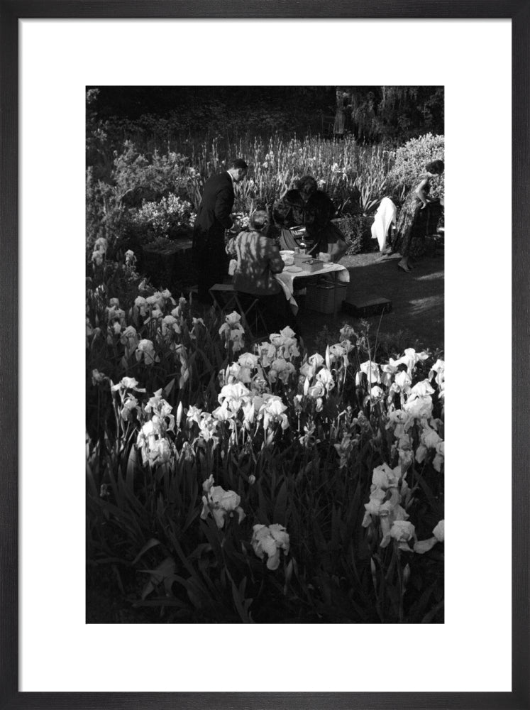 Audiences picnicking at Glyndebourne, 1958 Glyndebourne Shop