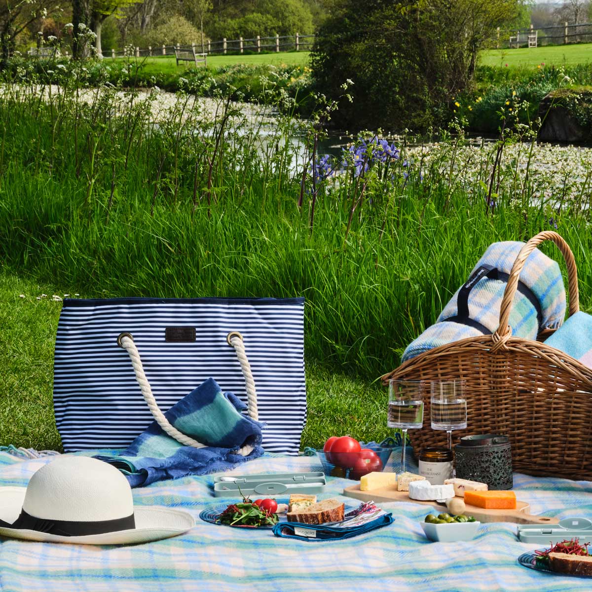 Sussex Skies Insulated Picnic Tote Bag Glyndebourne Shop